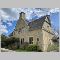 1 and 2 William Morris Memorial Cottage, Kelmscott, photo No Swan So Fine, Wikipedia.jpg